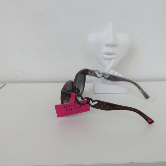 (#127) Betsey Johnson Animal Cheetah Black/Brown Sun Glasses main image 2